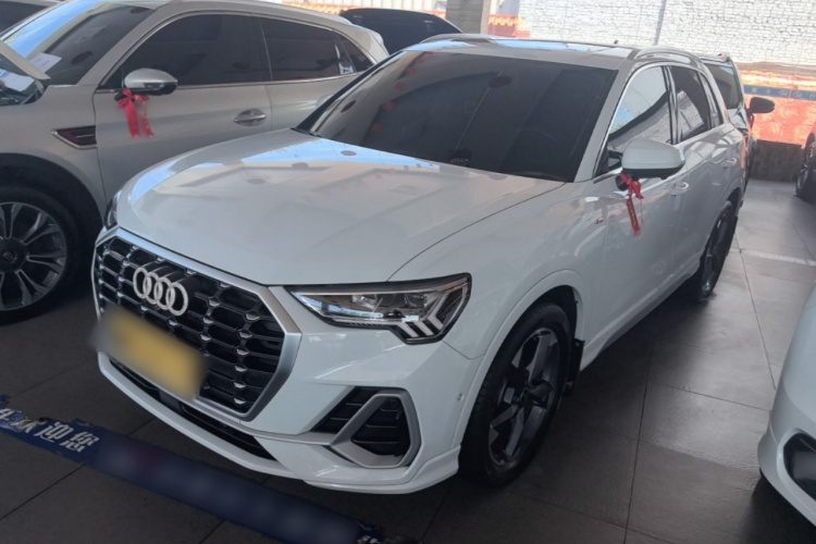 Audi Q3 2023 immagine di auto #2