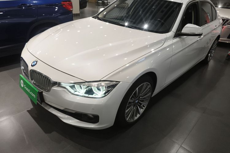 BMW 3 Series 2019 car image #2