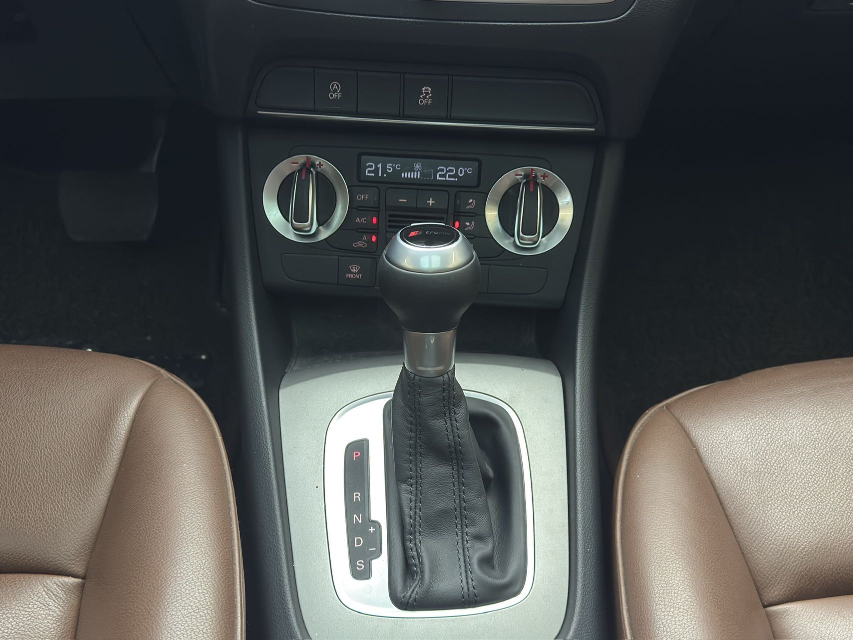 Audi Q3 2015 immagine di auto #10