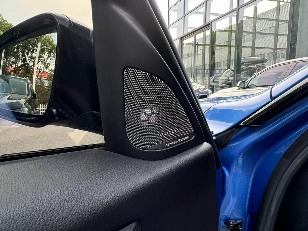 BMW 3 Series 2019 #7 BMW 3 Series 2019 car image #7
