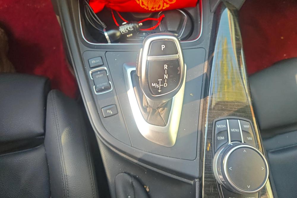 BMW 3 Series 2017 #14 BMW 3 Series 2017 car image #14