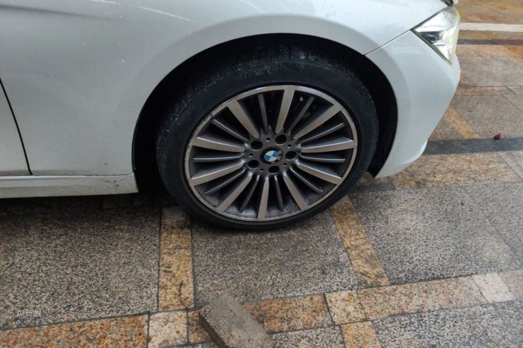 BMW 3 Series 2019 #9 BMW 3 Series 2019 car image #9