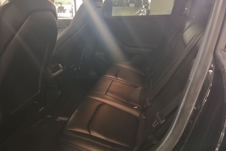 Tesla Model Y 2022 immagine di auto #17