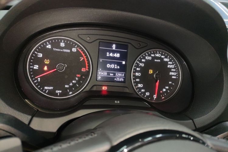 Audi A3 2019 car image #12