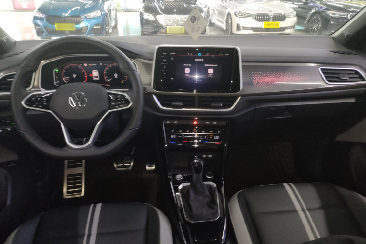 Volkswagen T-Roc 2023 car image #11