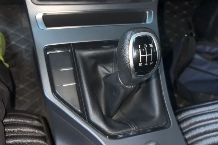 GEELY Emgrand 2018 car image #16
