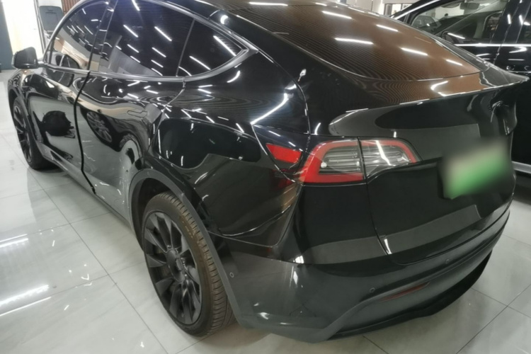 Tesla Model Y 2023 #6 Tesla Model Y 2023 car image #6