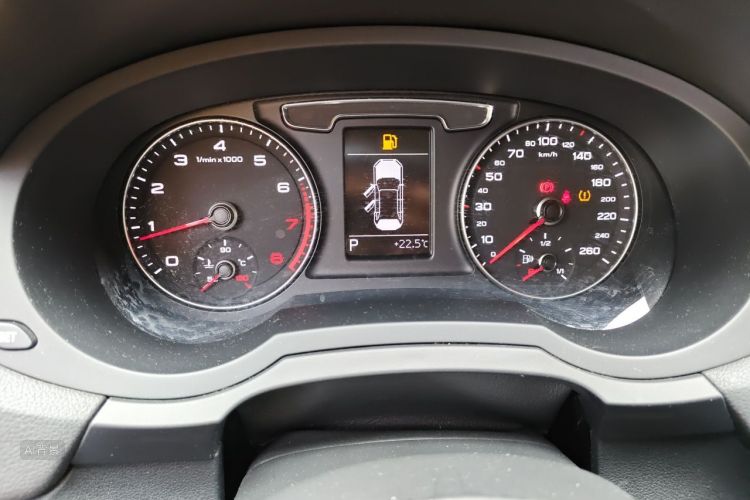Audi Q3 2016 #13 Audi Q3 2016 car image #13