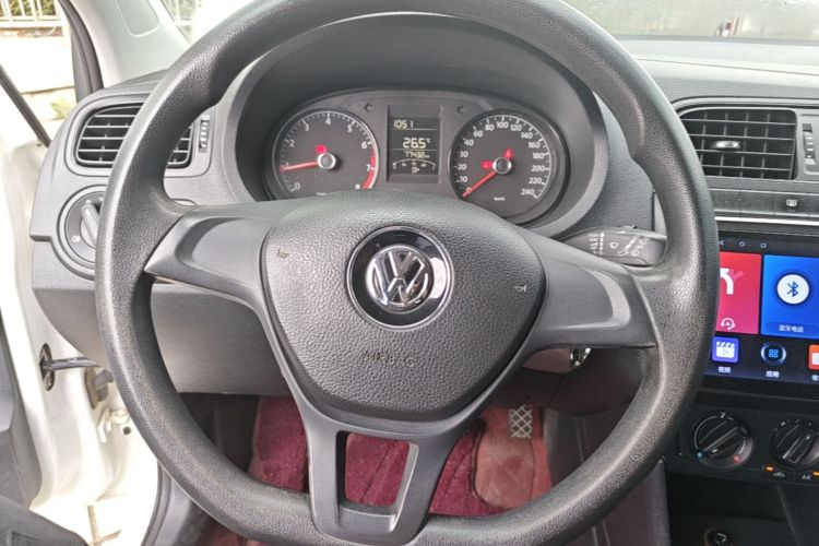 Volkswagen Polo 2014 #11 Volkswagen Polo 2014 car image #11
