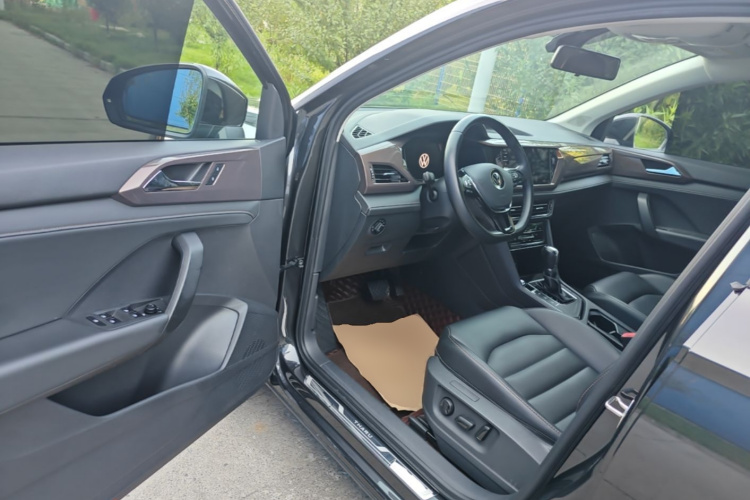 Volkswagen Tharu 2022 car image #16