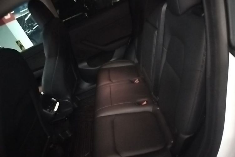 Tesla Model Y 2021 #17 Tesla Model Y 2021 car image #17
