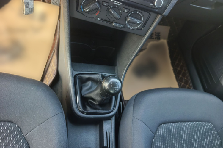 Volkswagen Santana 2016 car image #15