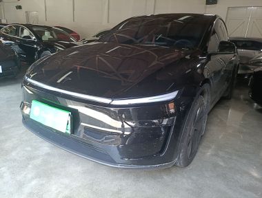 Tesla Model Y 2026 car image 
