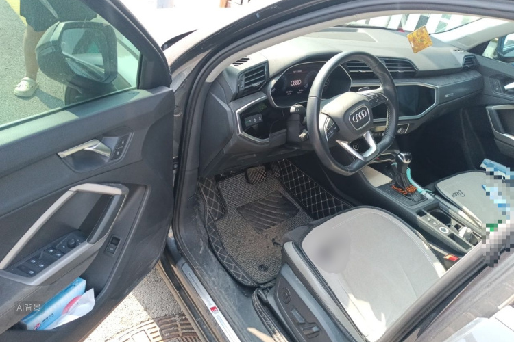 Audi Q3 2021 صورة سيارة #18