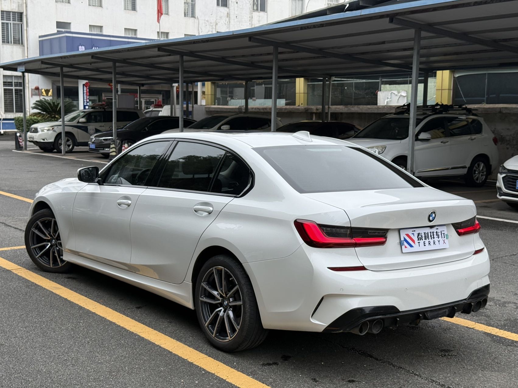 BMW 3 Series 2022 #6 BMW 3 Series 2022 car image #6