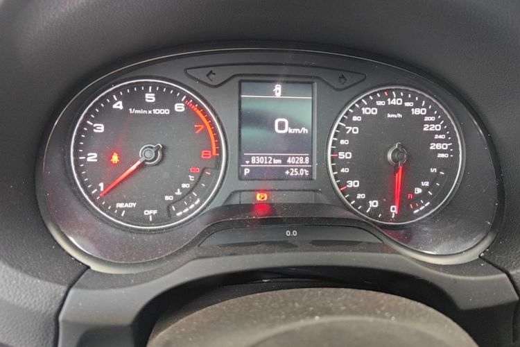 Audi A3 2018 car image #12