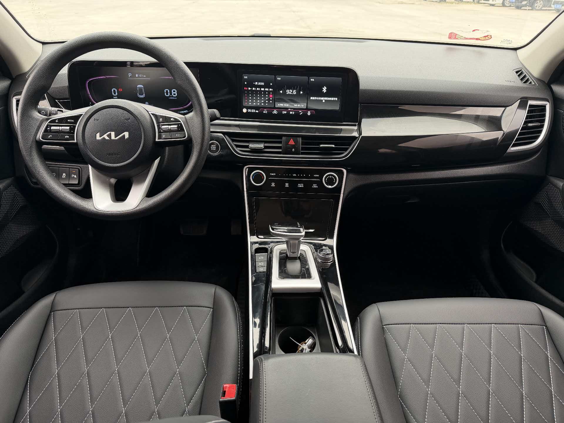 Kia Seltos 2023 car image #15