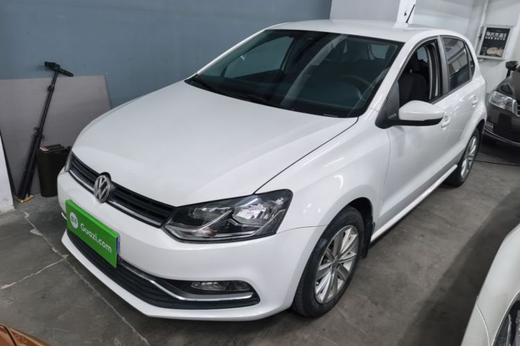 Volkswagen Polo 2015 car image #2