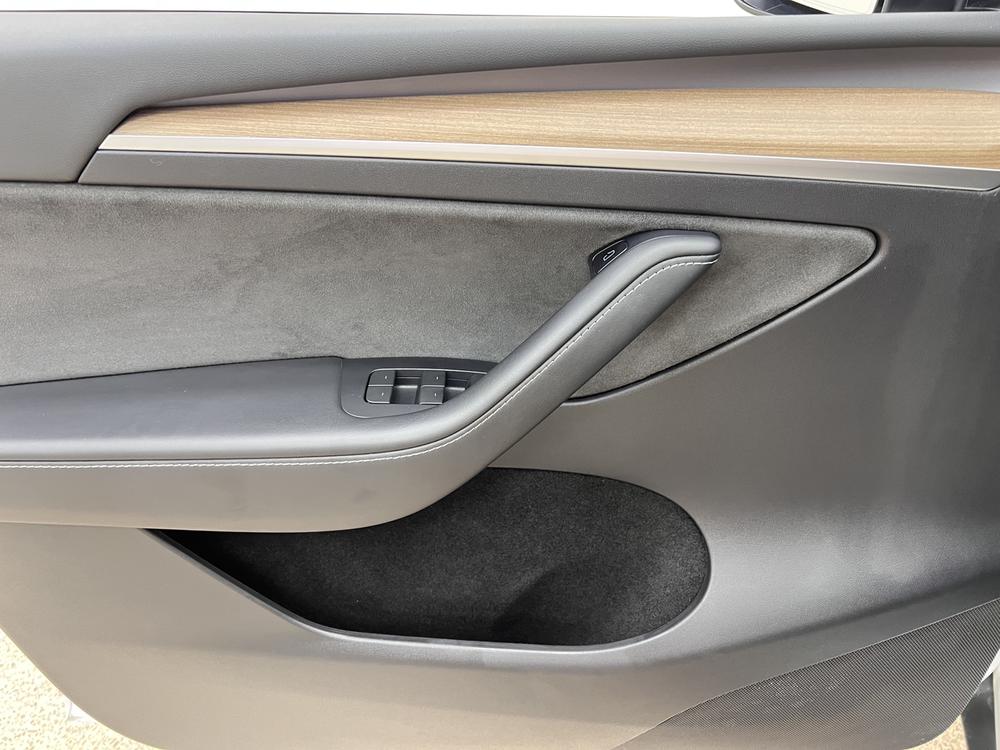 Tesla Model Y 2022 #14 Tesla Model Y 2022 car image #14
