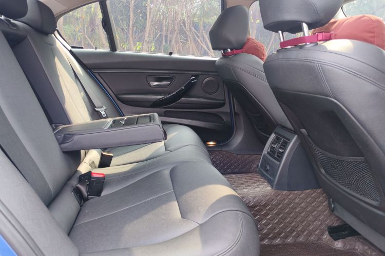 BMW 3 Series 2018 #10 BMW 3 Series 2018 car image #10