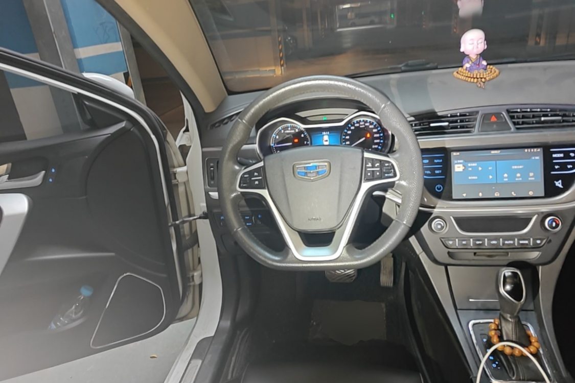 GEELY Emgrand 2017 car image #22