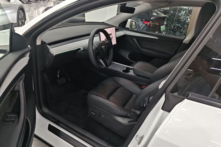 Tesla Model Y 2024 #15 Tesla Model Y 2024 immagine di auto #15