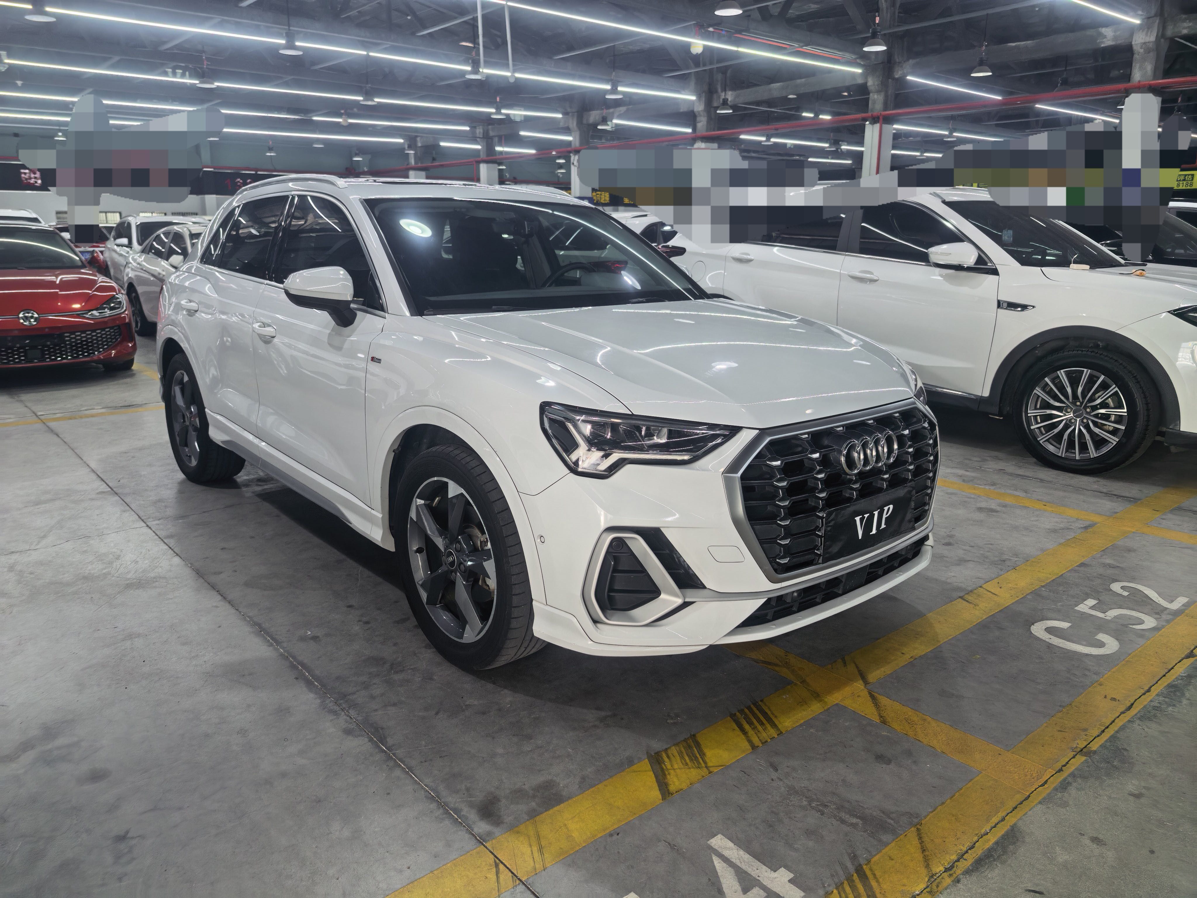 Audi Q3 2022 car image #3