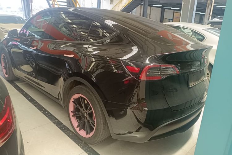 Tesla Model Y 2023 immagine di auto #5