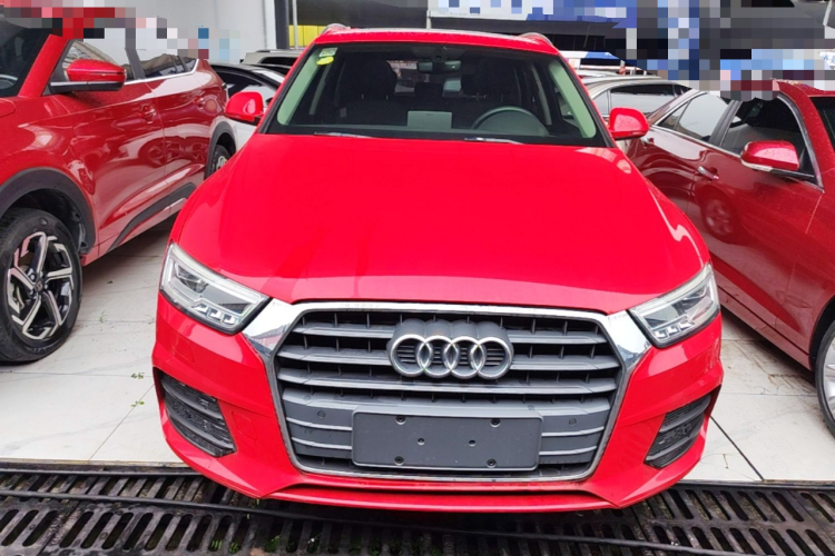 Audi Q3 2018 car image #3