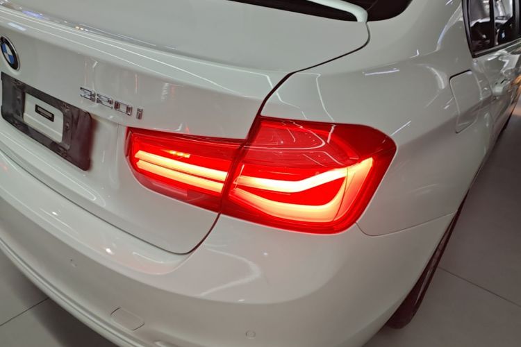 BMW 3 Series 2016 car image #8