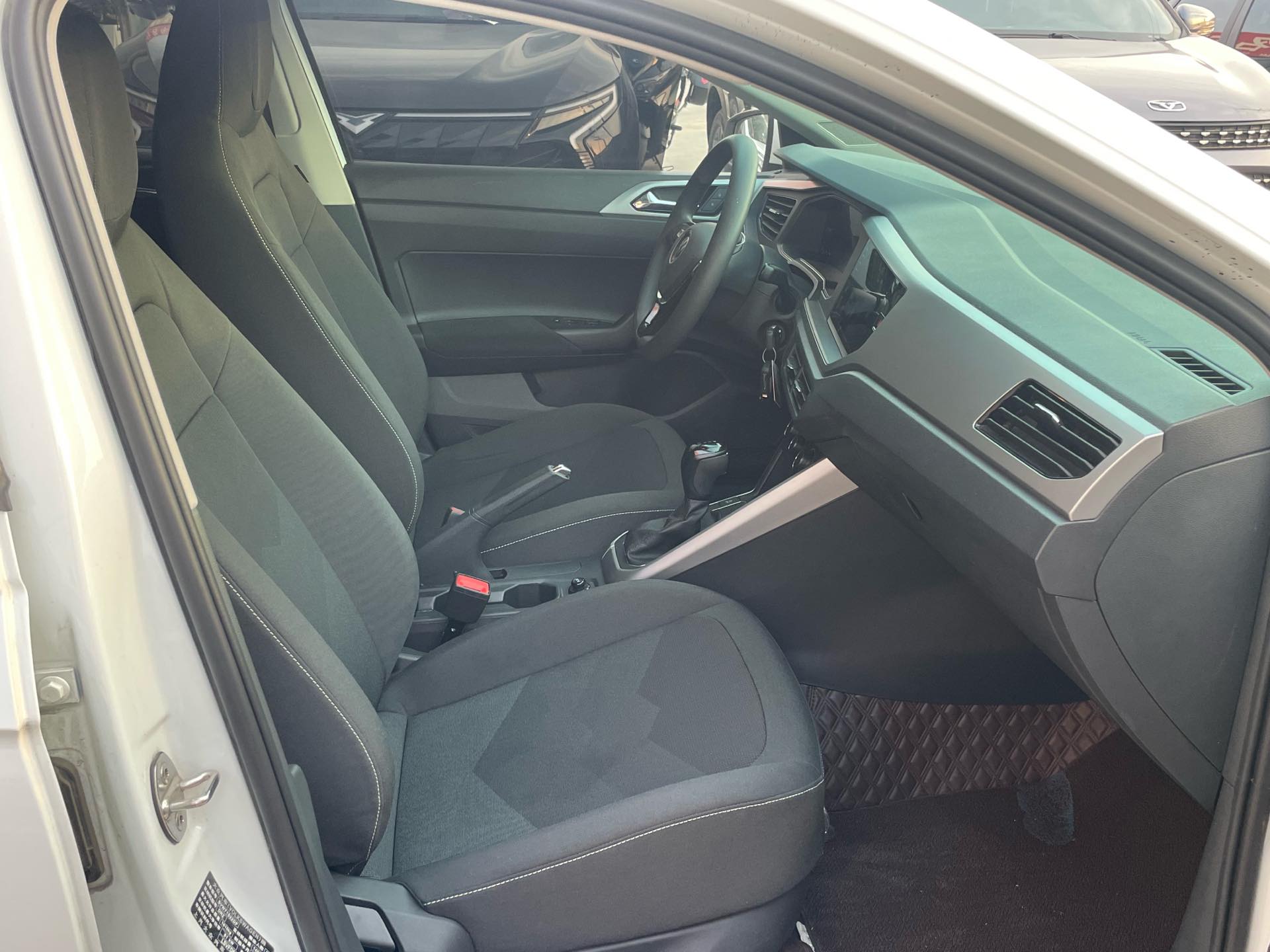 Volkswagen Polo 2023 изображение автомобиля #9