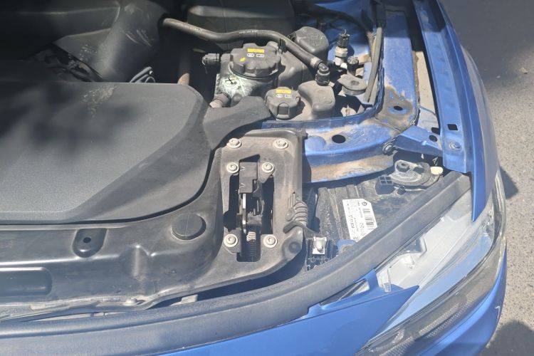 BMW 3 Series 2018 car image #30