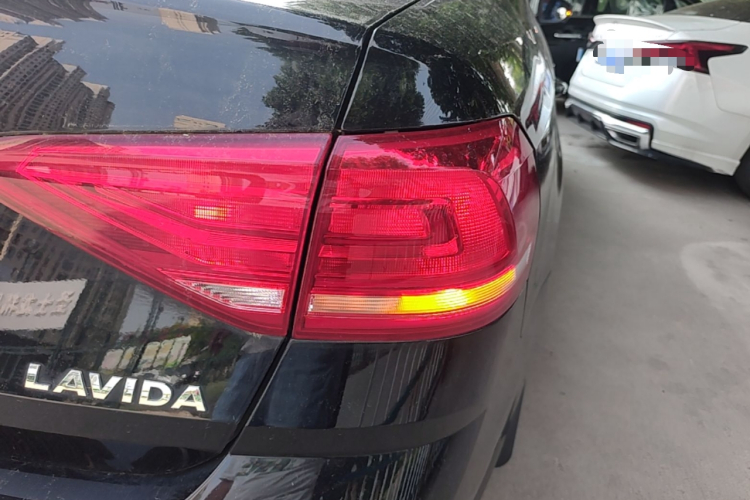 Volkswagen Lavida 2018 car image #8