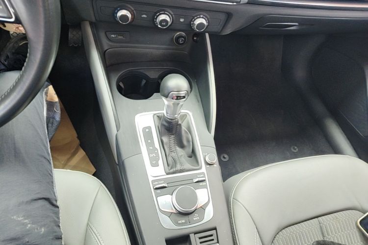 Audi A3 2019 immagine di auto #14