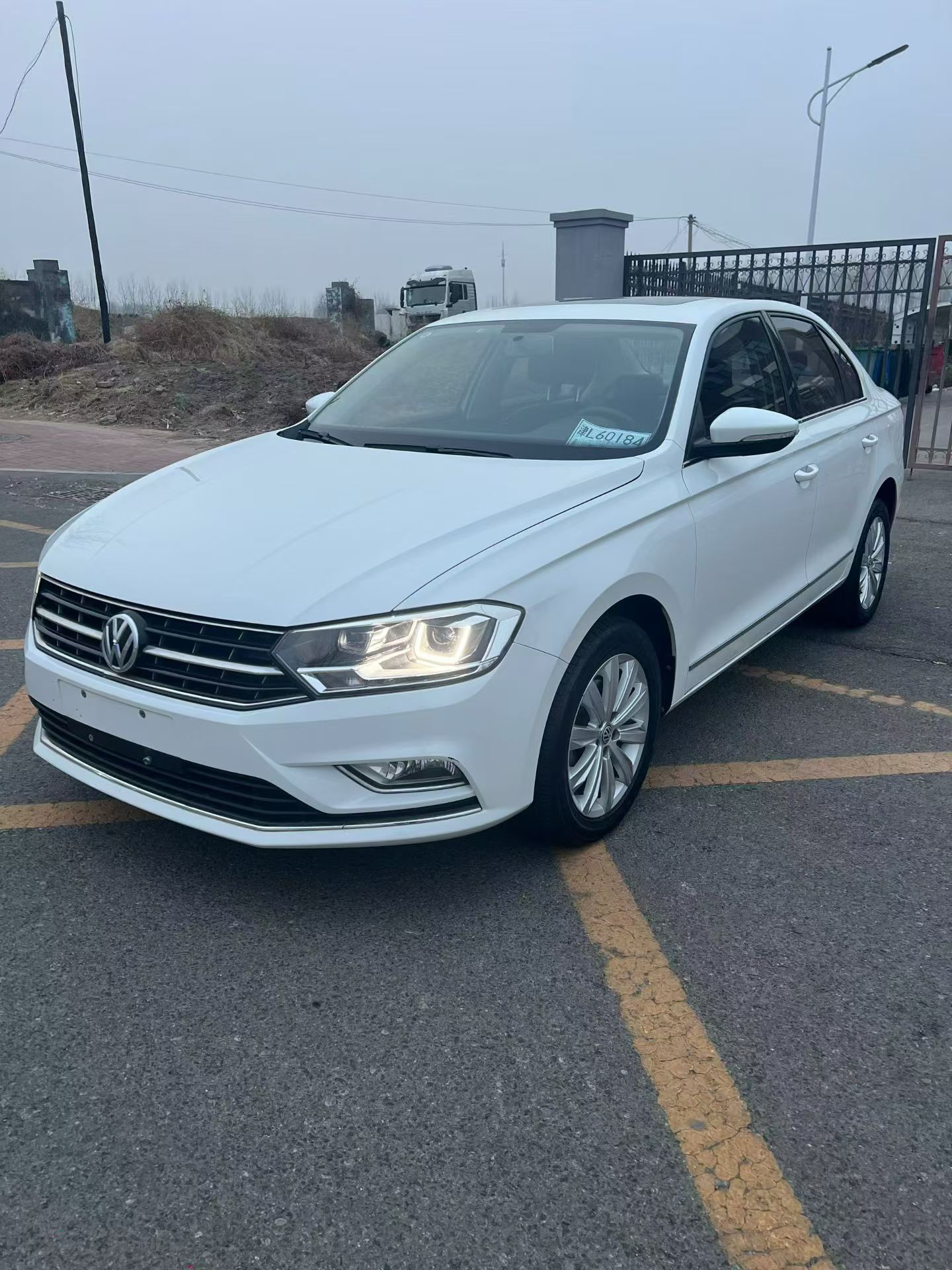 Volkswagen Bora 2018 car image 