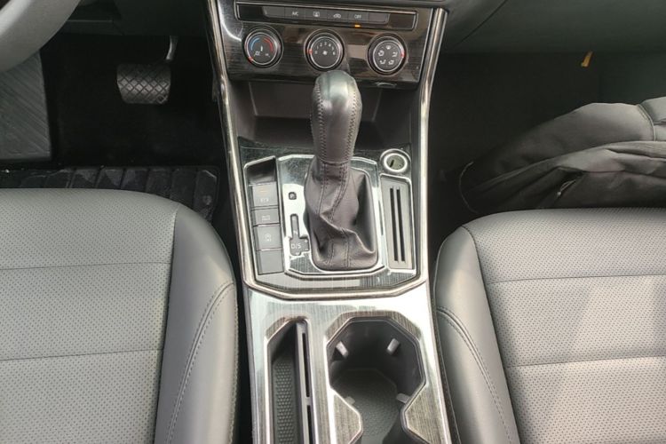 Volkswagen Lavida 2019 #14 Volkswagen Lavida 2019 car image #14