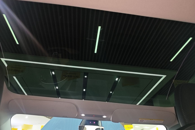 Tesla Model 3 2024 car image #18