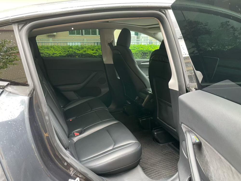 Tesla Model Y 2024 car image #9