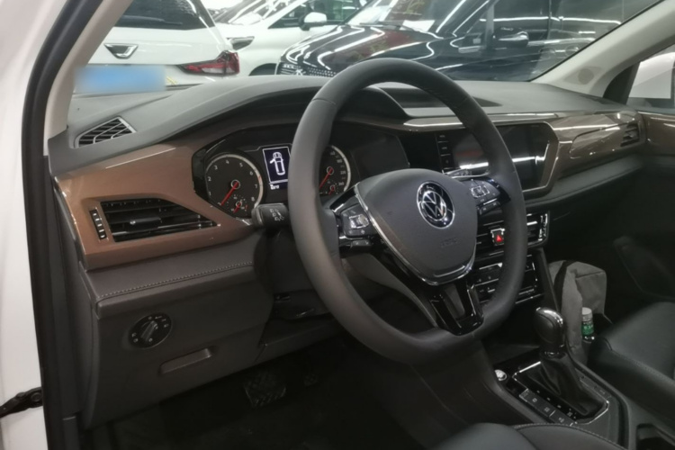 Volkswagen Tharu 2020 #10 Volkswagen Tharu 2020 immagine di auto #10