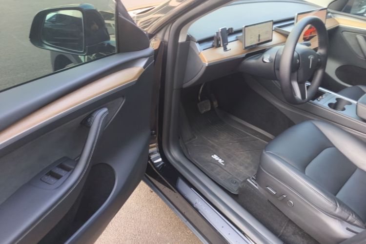 Tesla Model Y 2022 #16 Tesla Model Y 2022 car image #16