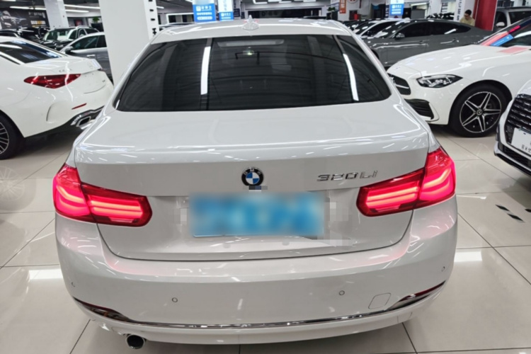 BMW 3 Series 2016 immagine di auto #6