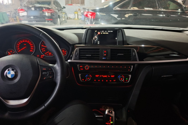 BMW 3 Series 2017 #10 BMW 3 Series 2017 car image #10