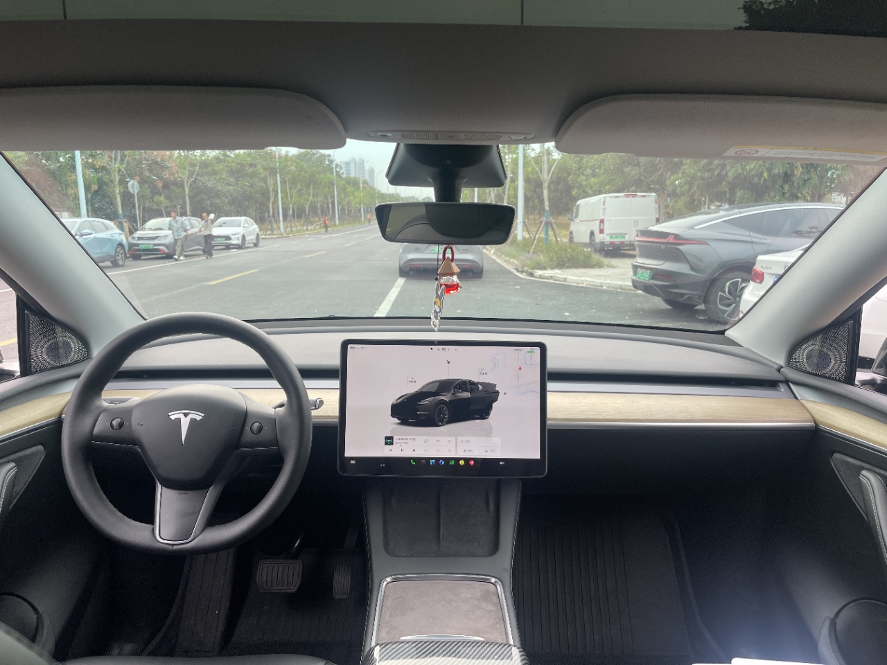 Tesla Model Y 2023 #4 Tesla Model Y 2023 صورة سيارة #4