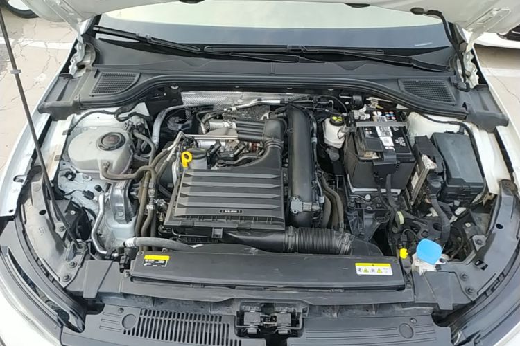 Volkswagen Golf 2022 car image #20