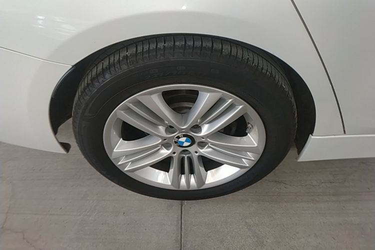 BMW 3 Series 2016 car image #10