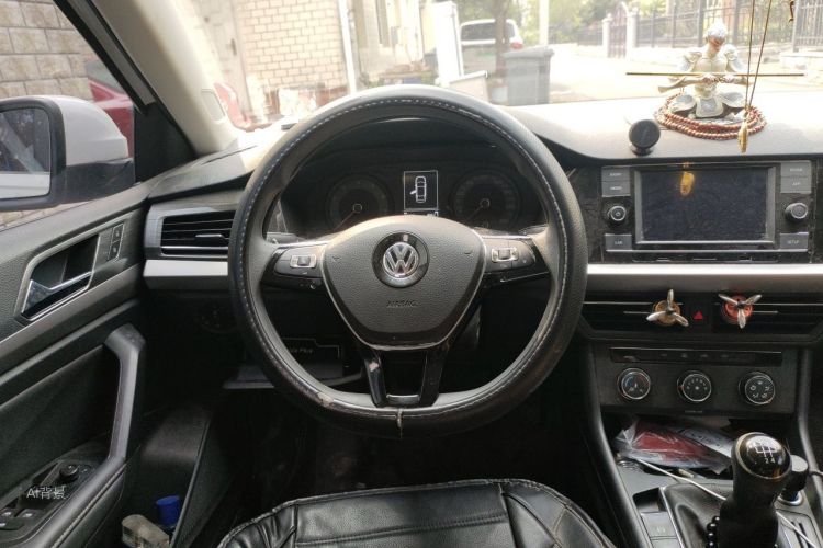 Volkswagen Lavida 2018 car image #12