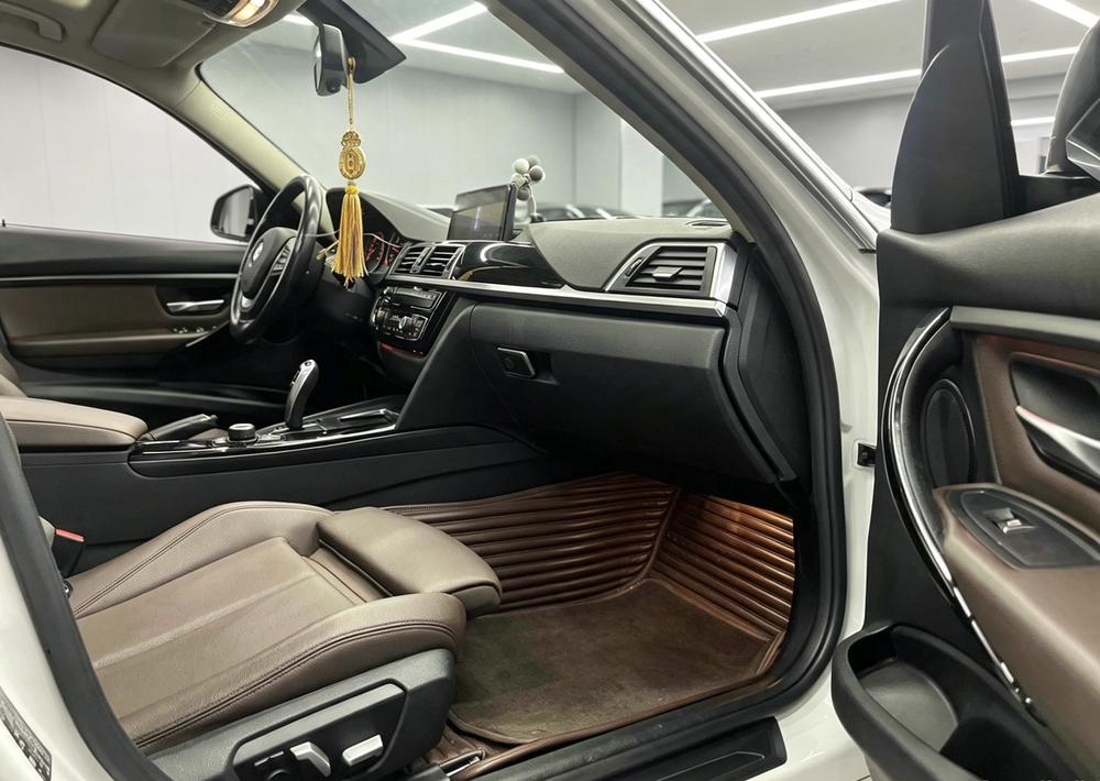 BMW 3 Series 2018 #7 BMW 3 Series 2018 car image #7