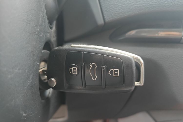 Audi A3 2019 car image #9