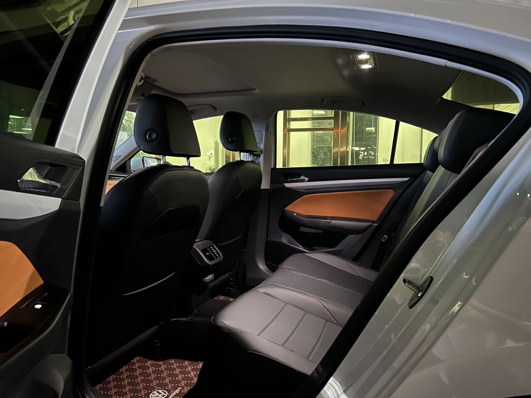 2025 immagine di auto #4