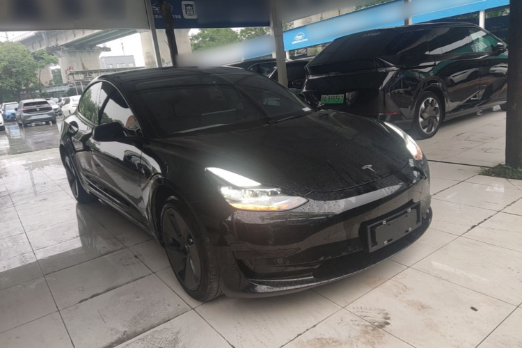 Tesla Model 3 2023 car image #4